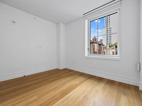 301 East 81st Street image 11 of 31