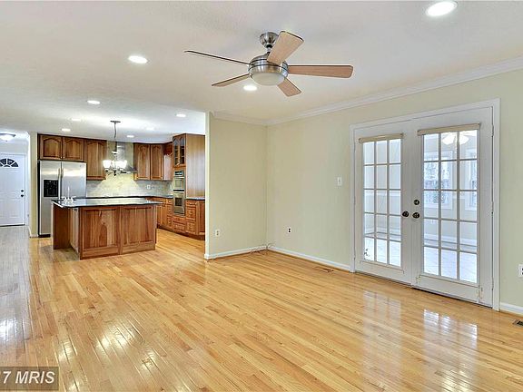 5th image of 5946 Oakland Park Dr