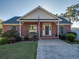 925 Rolling Acres Rd, Smithville, TN 37166