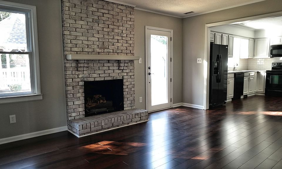 1st image of 448 Shallowood Ln