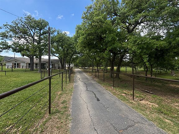 3rd image of 660 Chinn Chapel Rd