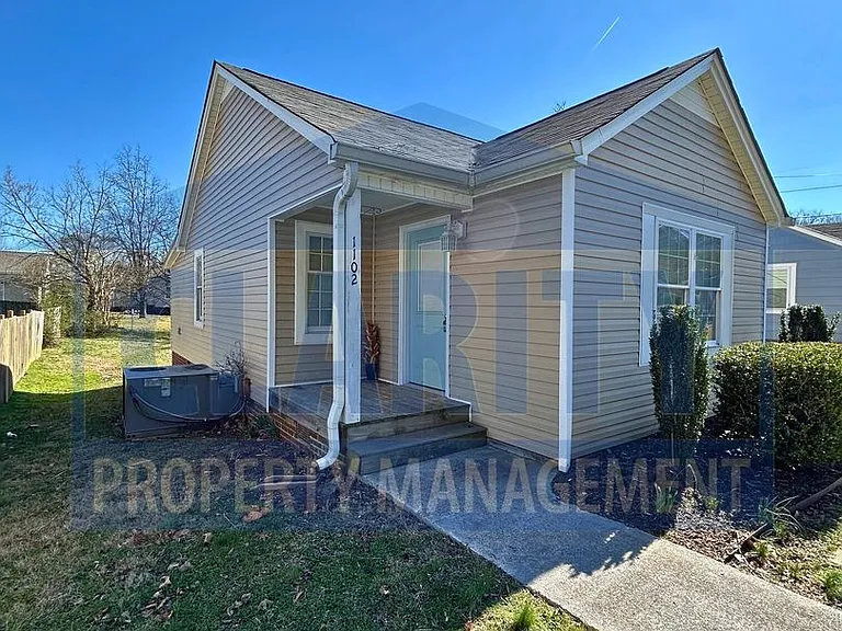 1102 Georgetown Rd NW — Photo 3