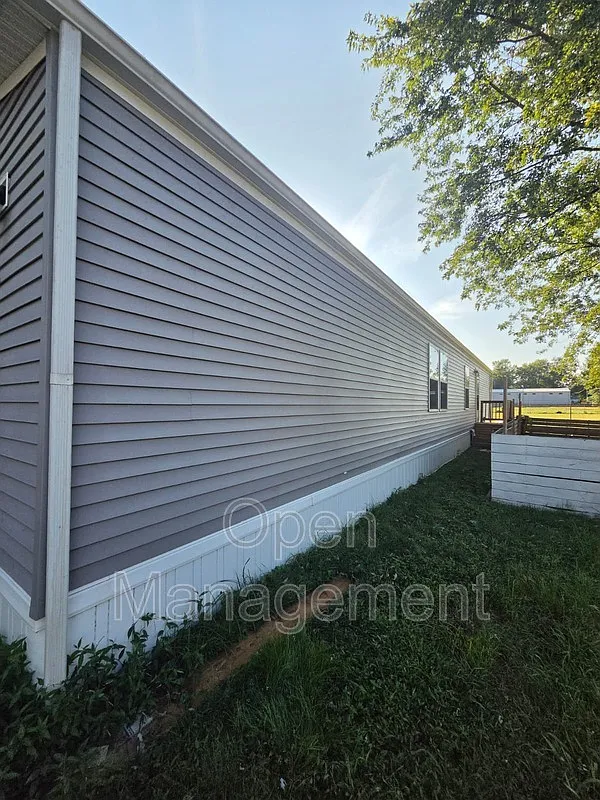 2 bed, 2.0 bath, 1056 sqft, $1,024 — Photo 2