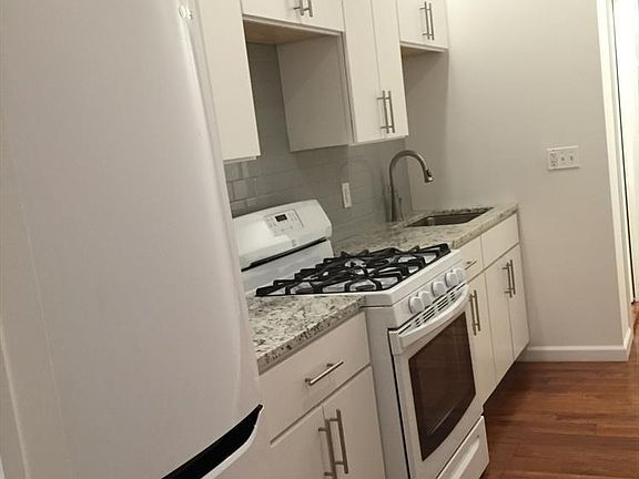 3rd image of 451 W 43rd St APT 3W