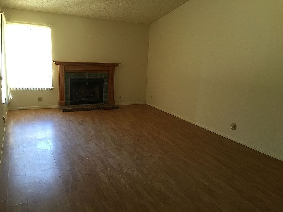1st image of 25542 Orangewood Ln