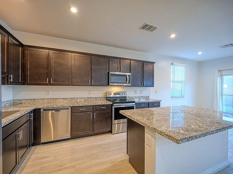 5635 S Larimer St — Photo 7