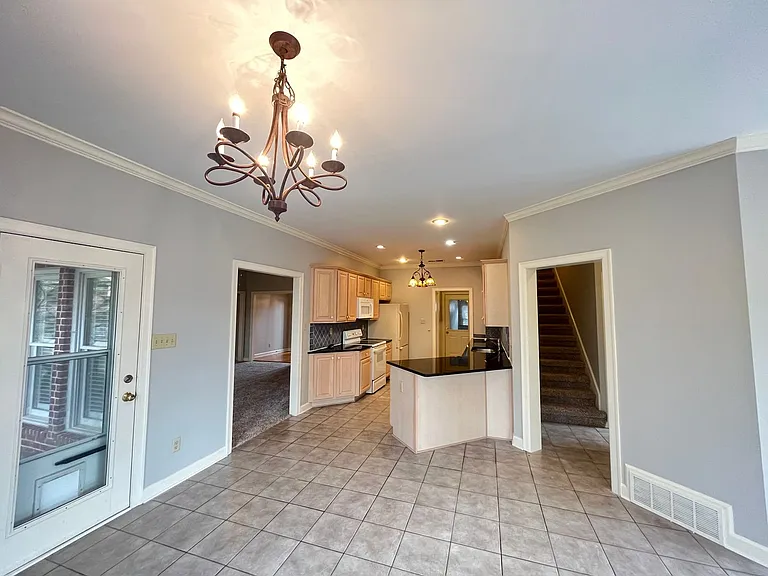 8570 Meadow Green Dr — Photo 15