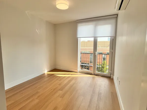 547 Martin Luther King Drive image 4 of 11