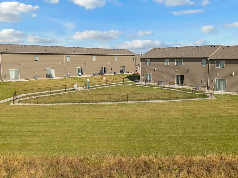 Willows East Commons — Photo 18