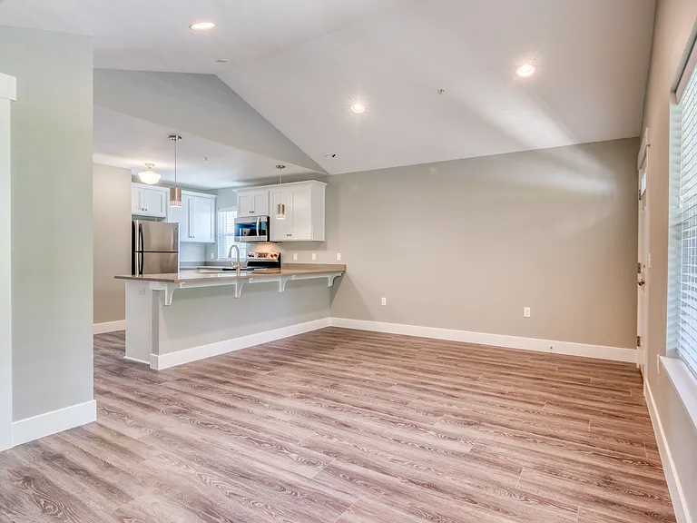 720 SE 46th St — Photo 5