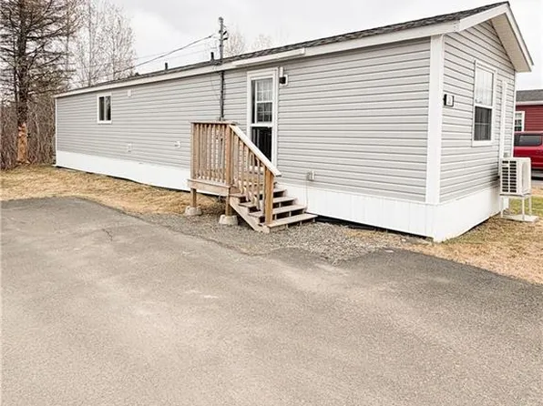 28 Douglas Cres, New Maryland, NB E3C 1Y8