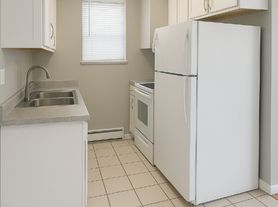 1 & 2 BR Apartments in Prime East Colorado Springs Location & Mountain Views!