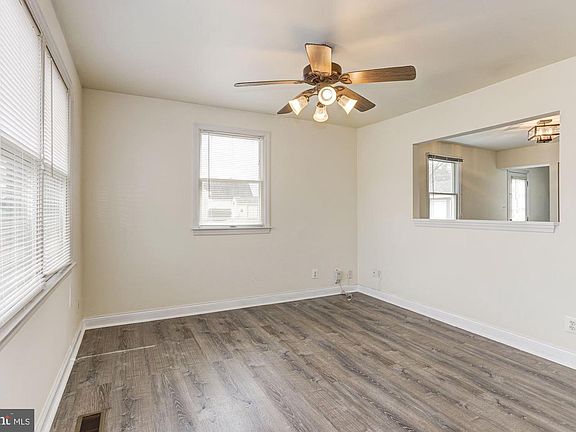 3rd image of 208 Cedar Dr
