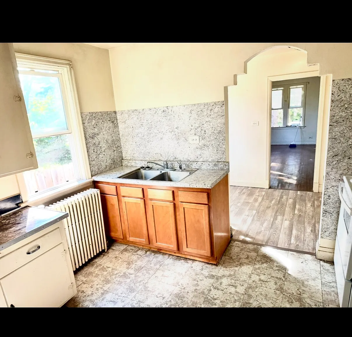 2 bed, 1200 sqft, $1,100 — Photo 1