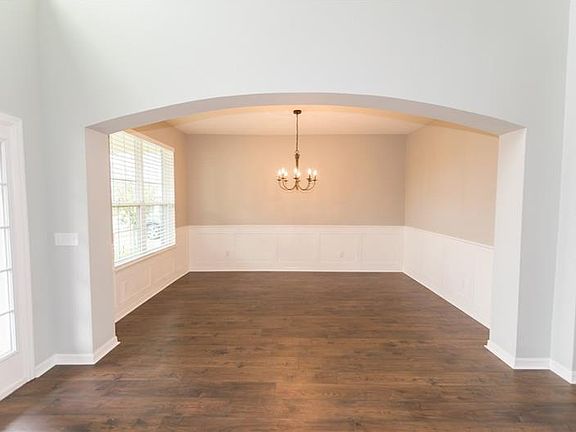 4th image of 1421 Lake Parkway Dr