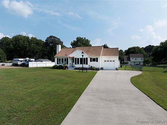 2nd image of 6766 Magnolia Dr