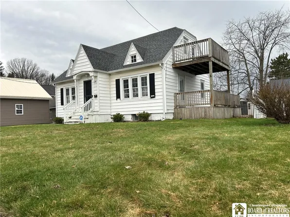 328 Hall Ave, Jamestown, NY 14701