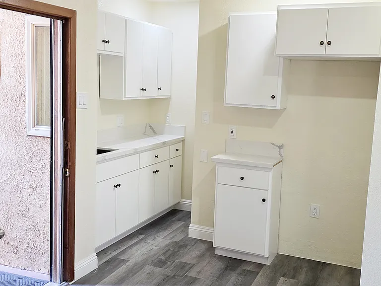 9607 Cypress Ave #4 — Photo 4