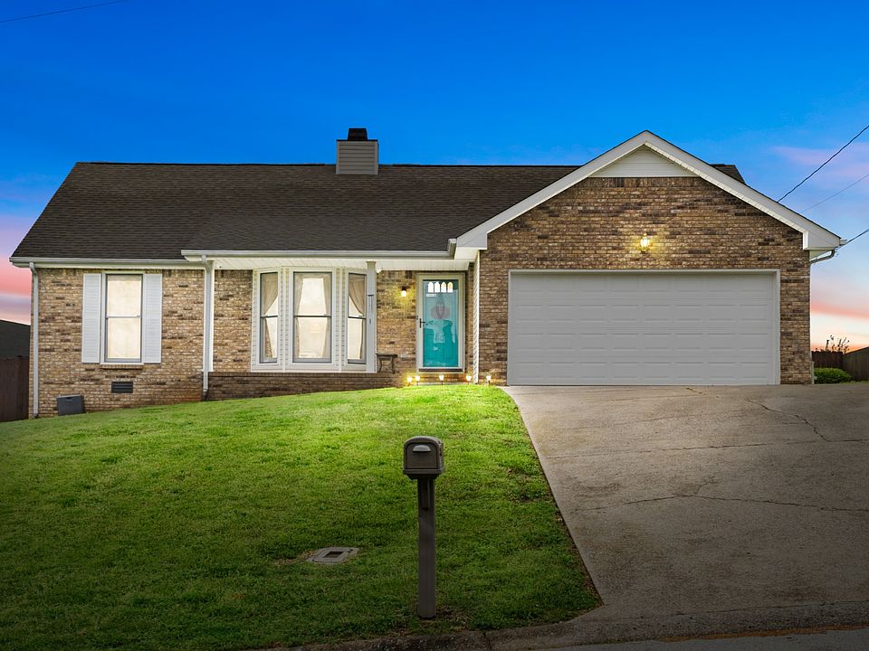 1st image of 203 Parrot Dr