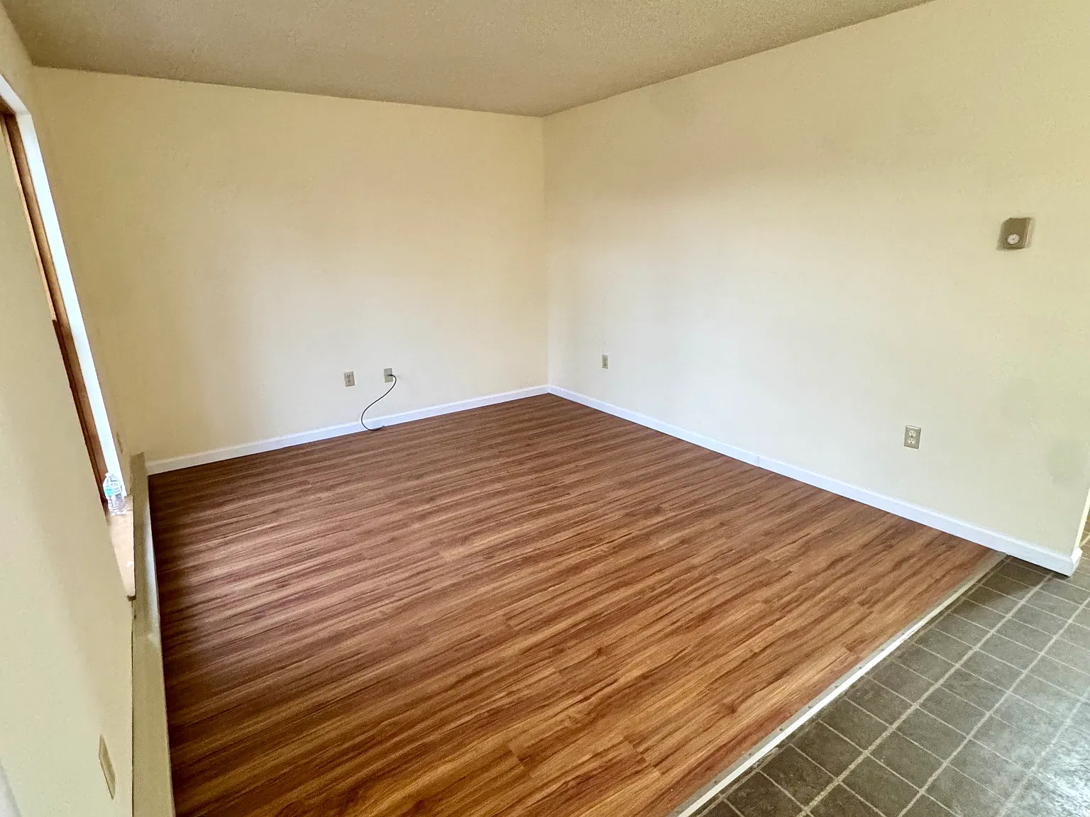 347 W Ridge St — Photo 4