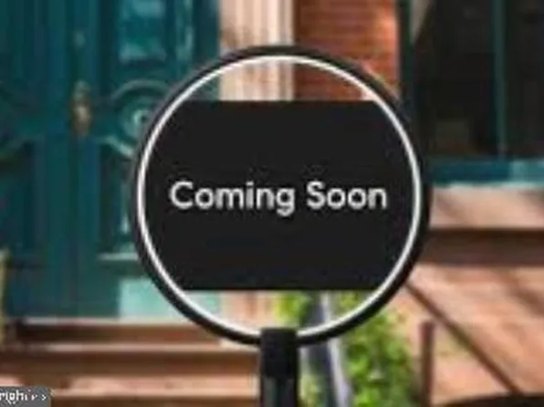 6451 Akron St, Philadelphia, PA 19149
