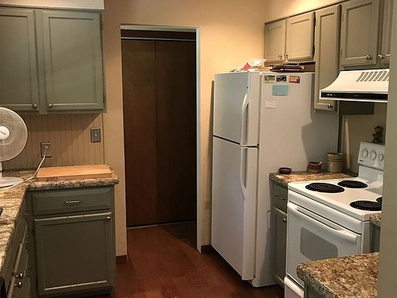 4th image of 627 Brassie Ave