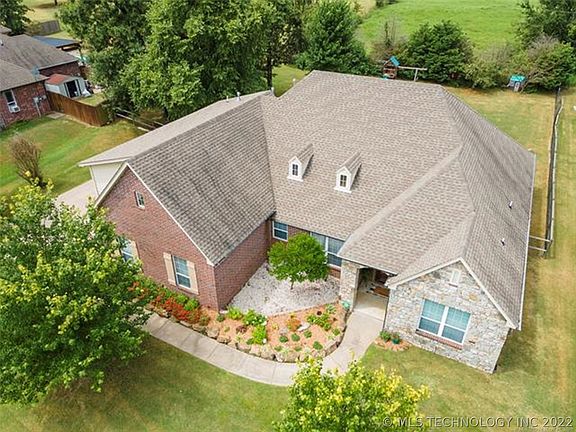 3rd image of 11516 S 261st East Ave
