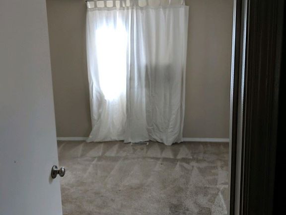 4th image of 922 E Forestview Ave