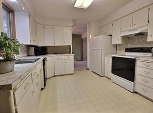 711 Sweetbriar Rd, Mandan, ND 58554