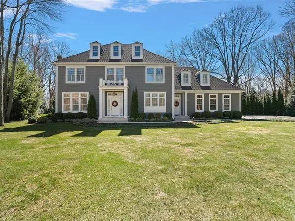 3277 Estates Dr, Saint Joseph, MI 49085