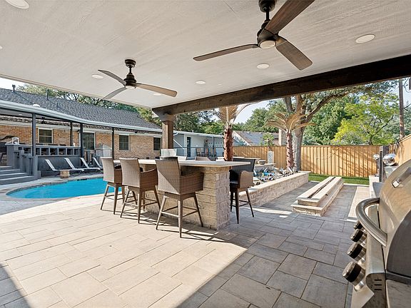 3rd image of 6566 Ridgeview Cir