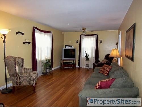 3rd image of 5240 Sheridan Ln