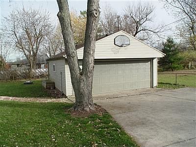 3rd image of 311 Carol Ln