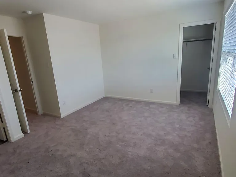 412 Forest St — Photo 16
