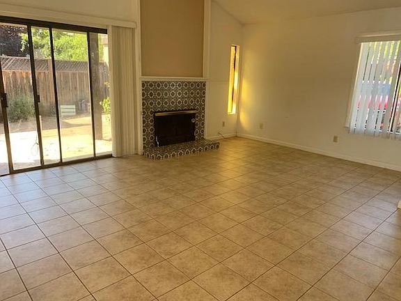 2nd image of 1435 Descanso St