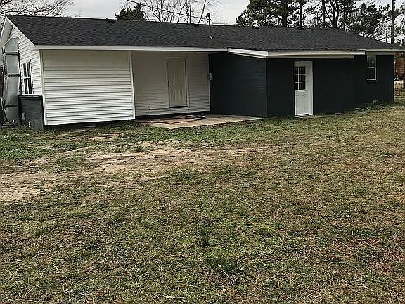 2nd image of 90 Cates Landing Cir
