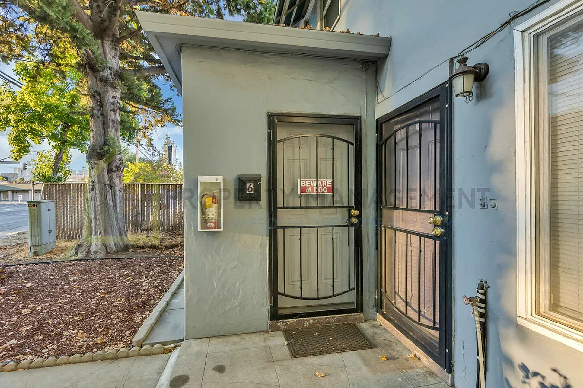 Building Photo - 2519 Freeport Blvd #6