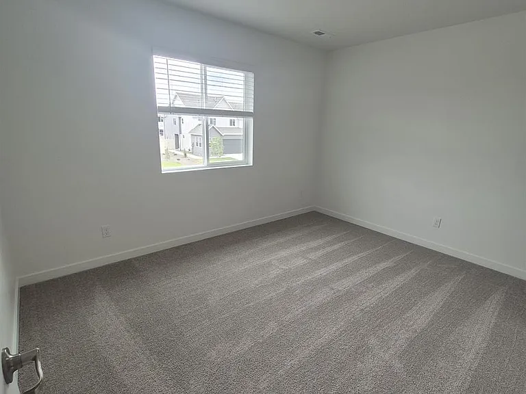 1761 N Big Star Ave — Photo 8
