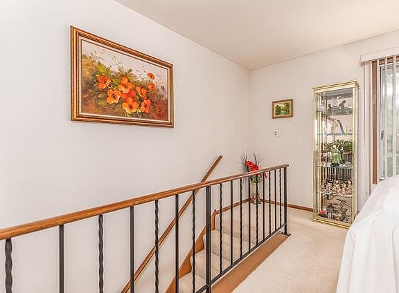 3rd image of 5523 Barclay Ct
