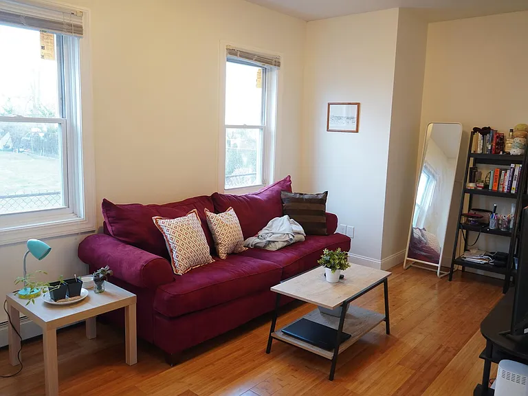 328 Williams St #1R — Photo 4