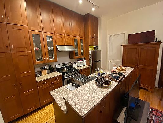 3rd image of 569 W 161st St APT 3