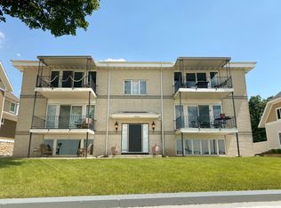 214 N Lakeview Dr APT 7, Clear Lake, IA 50428