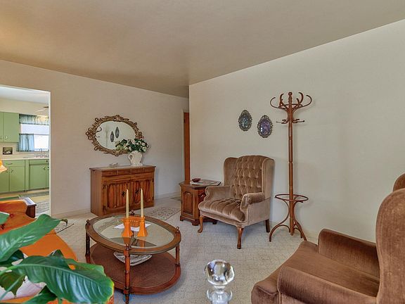 3rd image of 1300 N Villa Dr