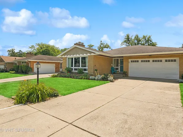 4 Scotdale Rd, La Grange Park, IL 60526