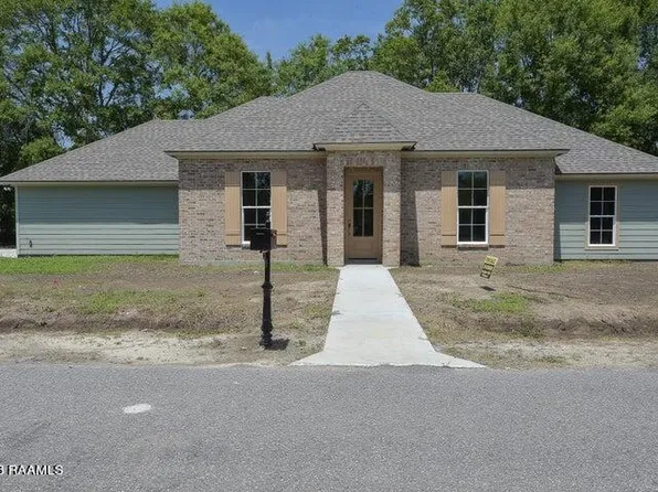 1036 Timber Trails Rd, Breaux Bridge, LA 70517