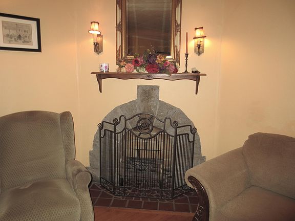 4th image of 514 Grafton Ave