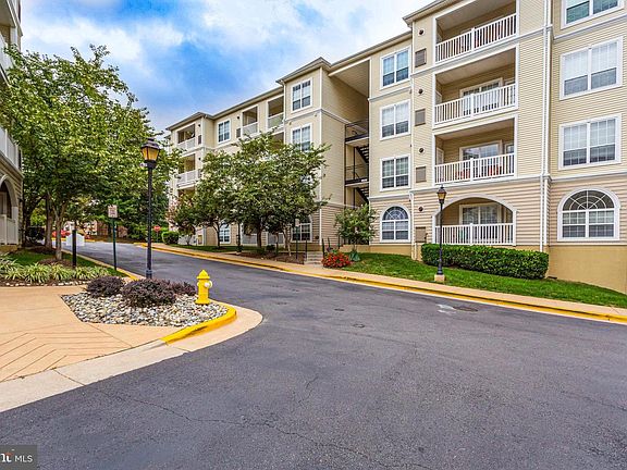 3rd image of 4561 Strutfield Ln APT 3414