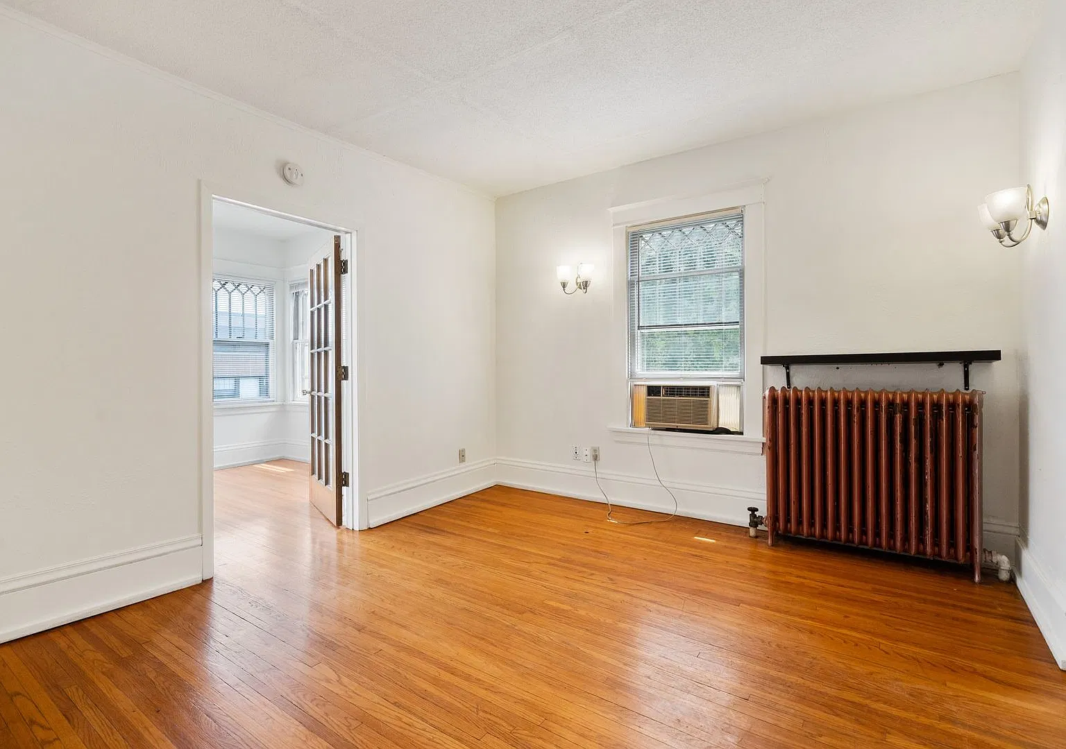 3012 Bryant Ave — Photo 1