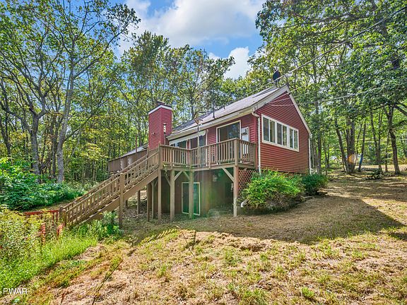 3rd image of 116 Blackbirch Ln