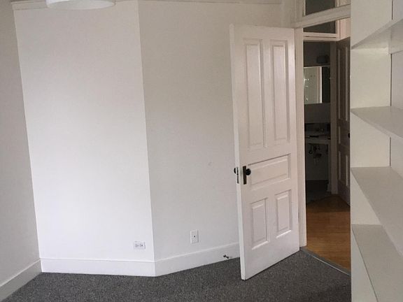 2nd image of 1115 W Grand Ave APT 2R